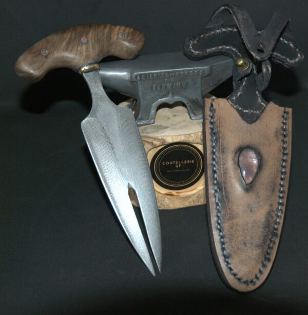 Push dagger